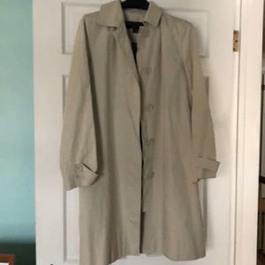 Gap  tan raincoat with zipper/button closure